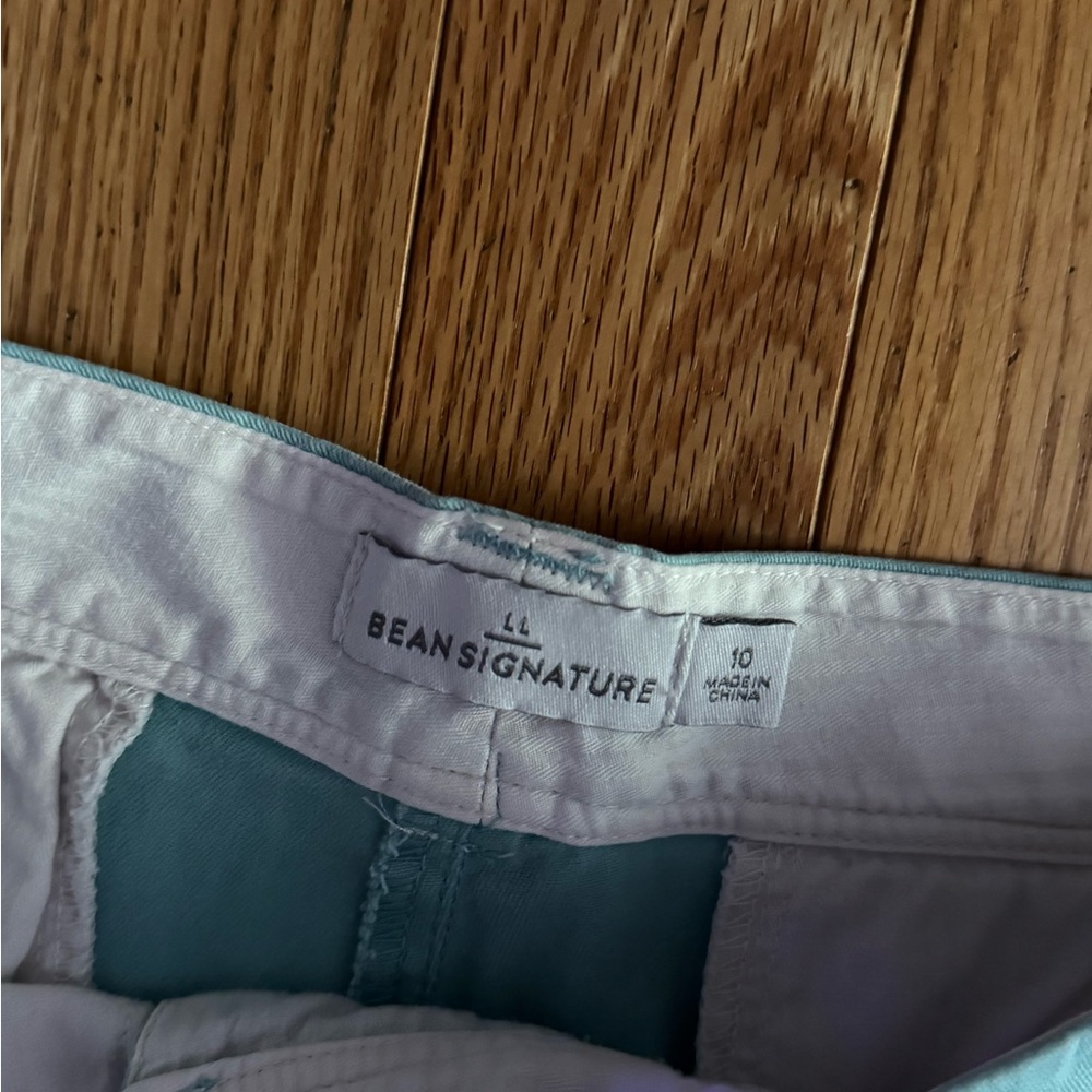 LL Bean Signature women’s 10 cotton stretch shorts.  Warn/washed once. - Picture 5 of 5